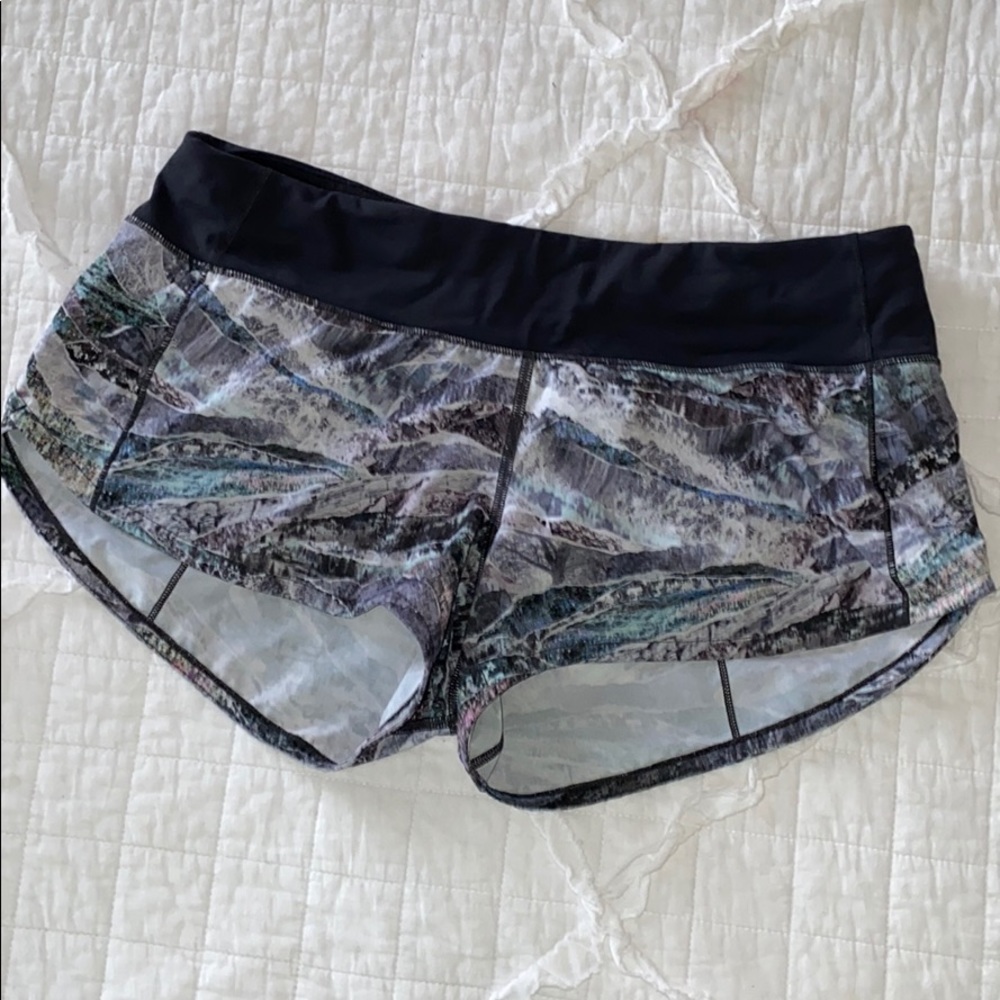Lululemon Speed Up Shorts Size 6